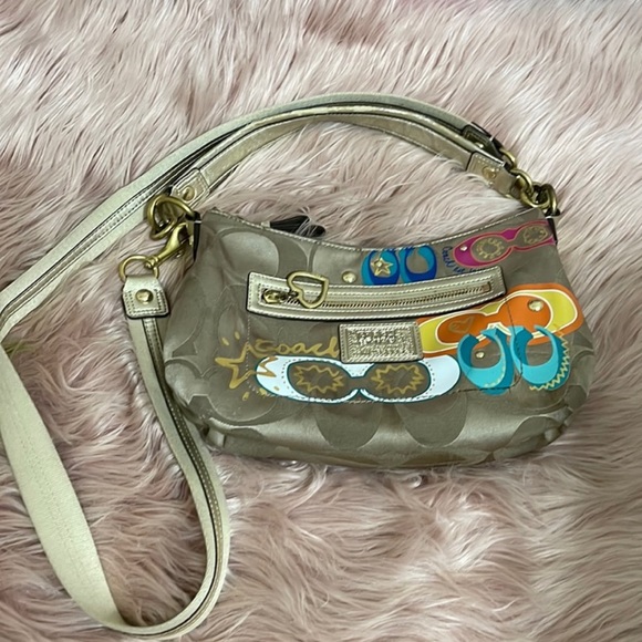 Coach Handbags - Coach poppy bag